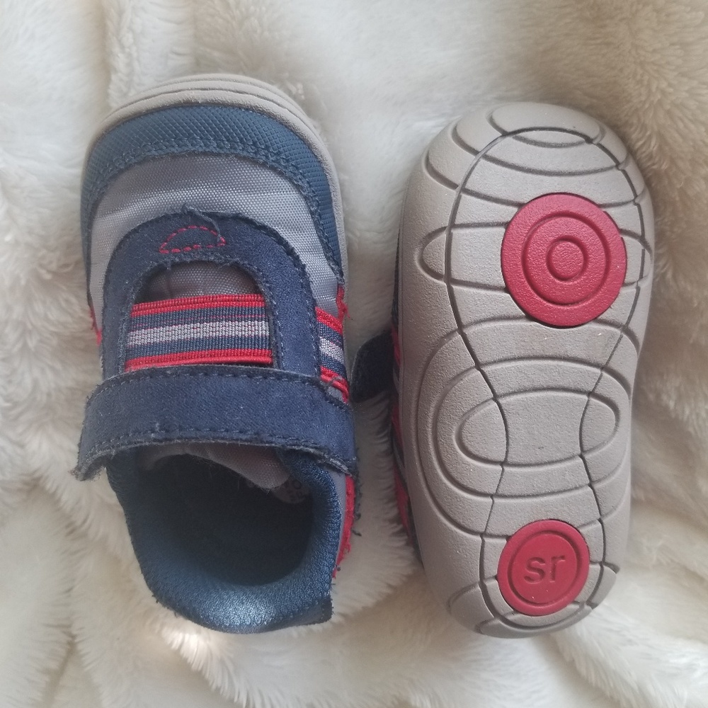 Stride Rite size 3.5 Walker baby shoes 👶🏻👟